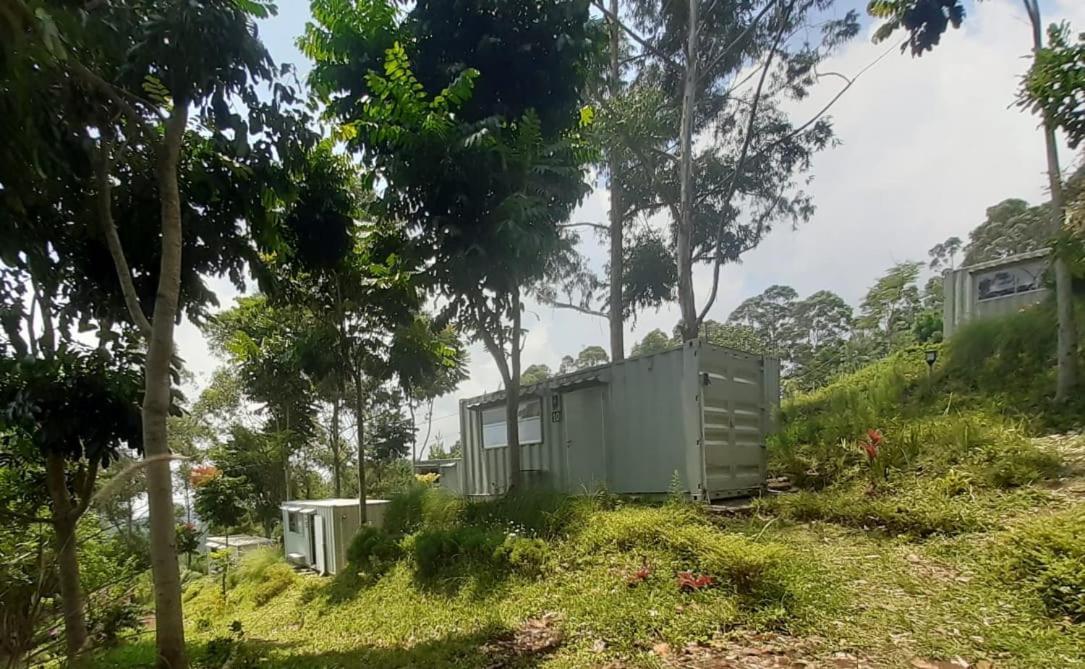 Hotel Bukit Pinus Tegalharendong Bagian luar foto